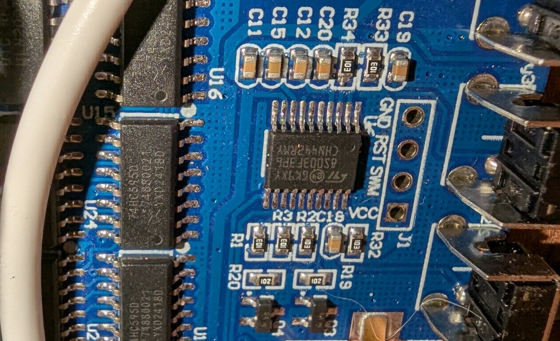 The old 8-Bit Microcontroller aka 8S003F3