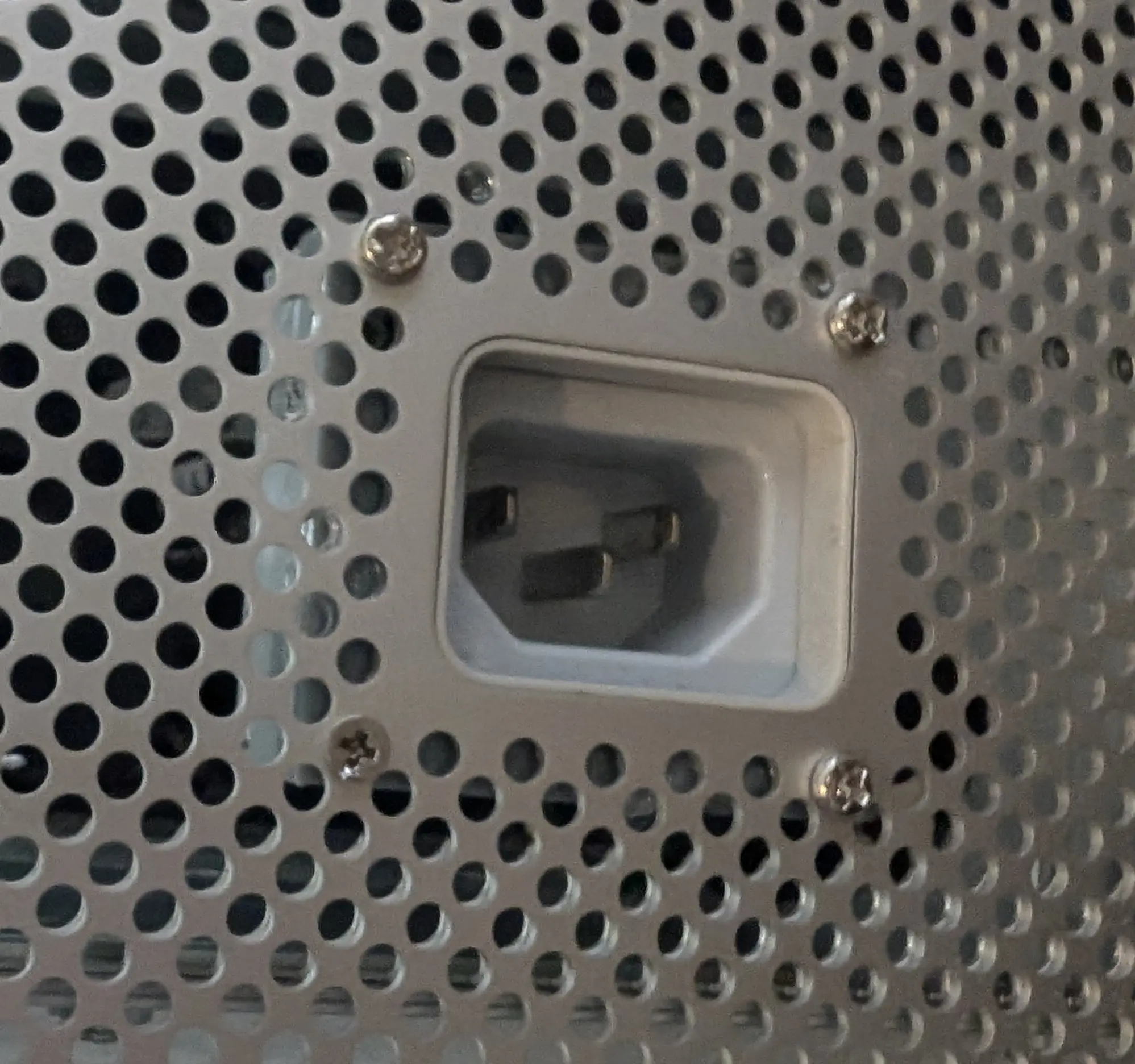 PSU input clip - external mounting